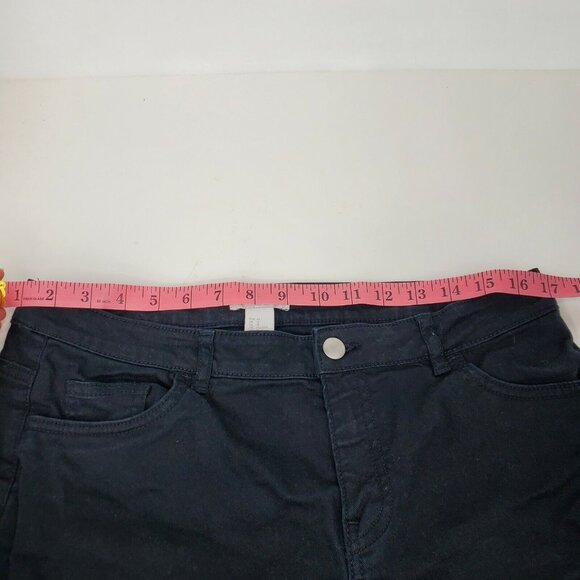 H&M Womens Black Jean Shorts Denim Cuffed Size US 12 - Picture 12 of 12
